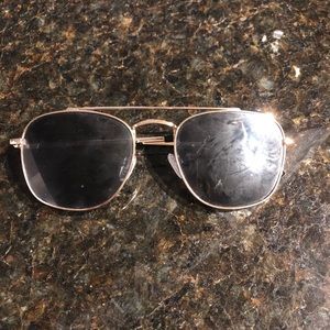 Meet your Posher, Karla